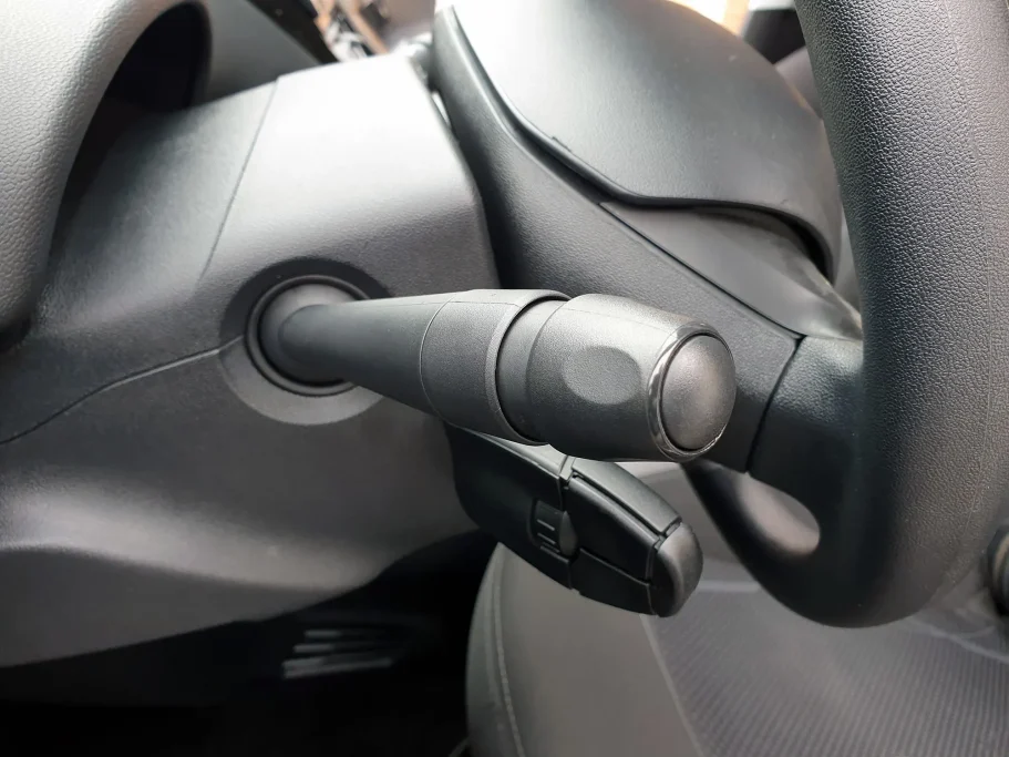 Nettoyage commande volant (après)
