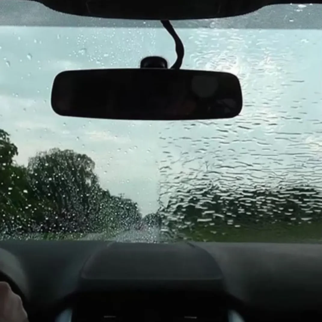 Traitement hydrophobe des surfaces vitrées