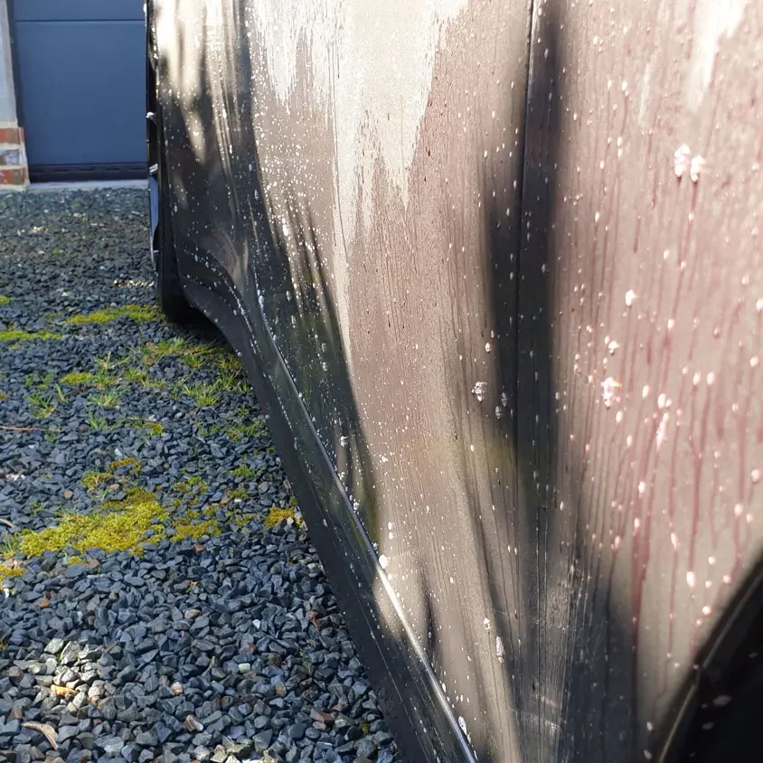 Décontamination chimique de la carrosserie