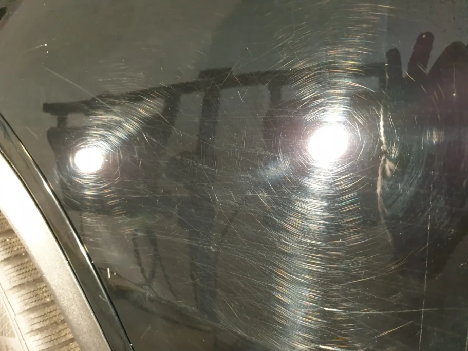 Polissage porte arrière droite (avant)