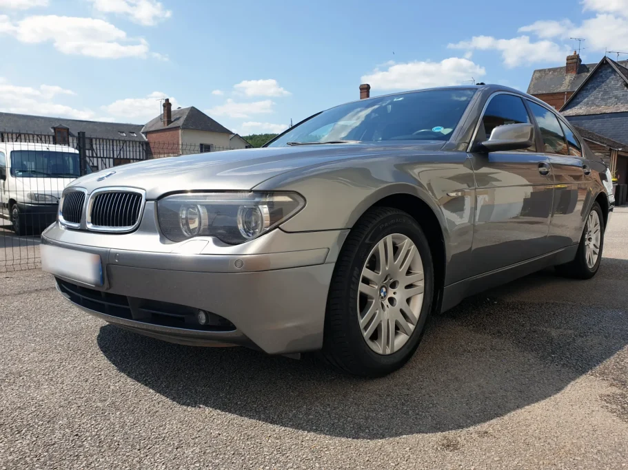 BMW SERIE 7 coté gauche