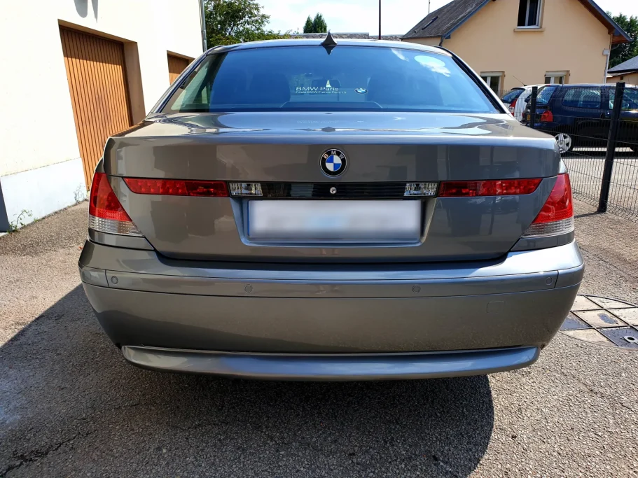 BMW SERIE 7 arrière